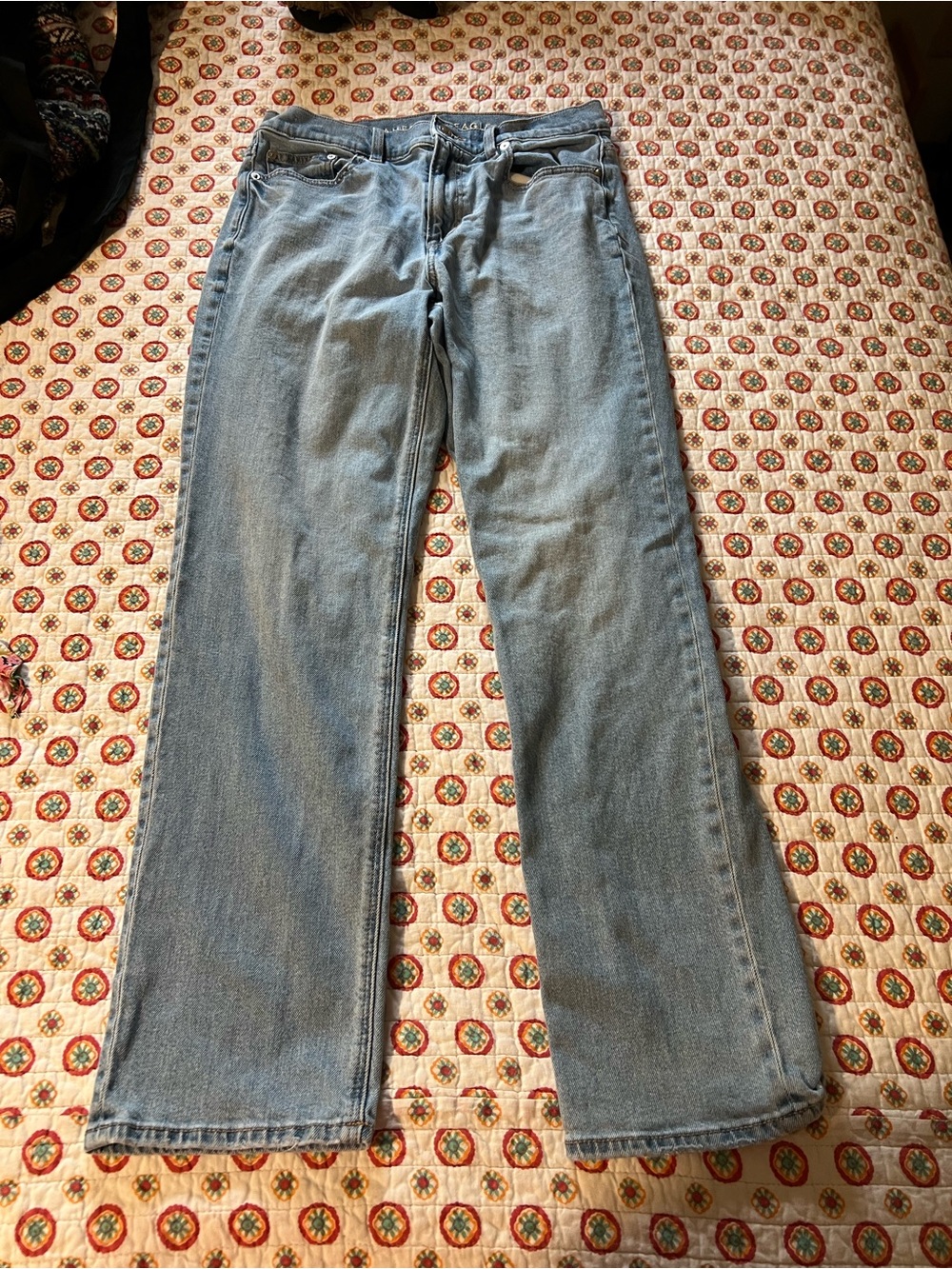American Eagle Super High Rise Straight Light Wash Jeans size 6 - Picture 3 of 7